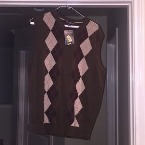 ROUNDTREE & YORKE vest